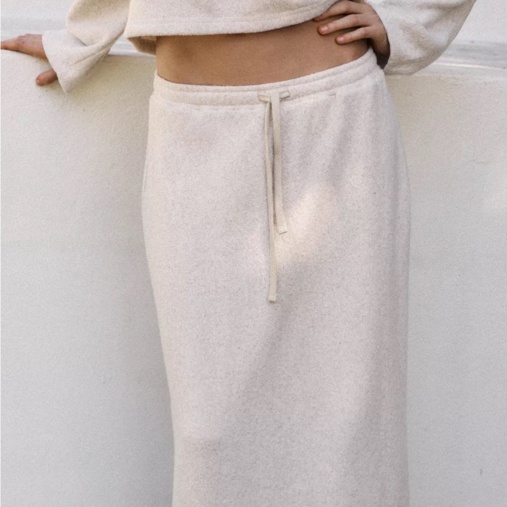 Elegant Cream Women's Skirt